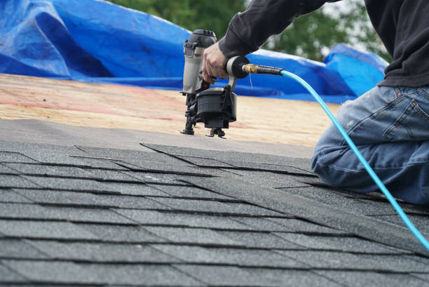 Best Local Roofing Companies  in Marengo, IA